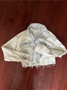 PACSUN Light Wash Cropped Denim Jacket